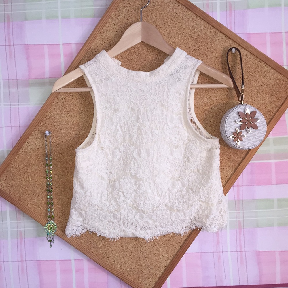 Lace Crop Top - Picture 2 of 5